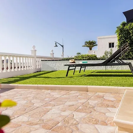 Apartment The Daisies - Sunny, Modern Acantilado de los Gigantes