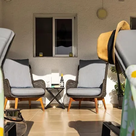 The Daisies - Sunny, Modern Apartment Acantilado de los Gigantes