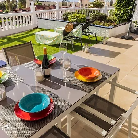The Daisies - Sunny, Modern 2 Bedroom Apartment Acantilado de los Gigantes