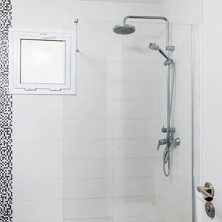 Apartment The Daisies - Sunny, Modern 2 Bedroom *